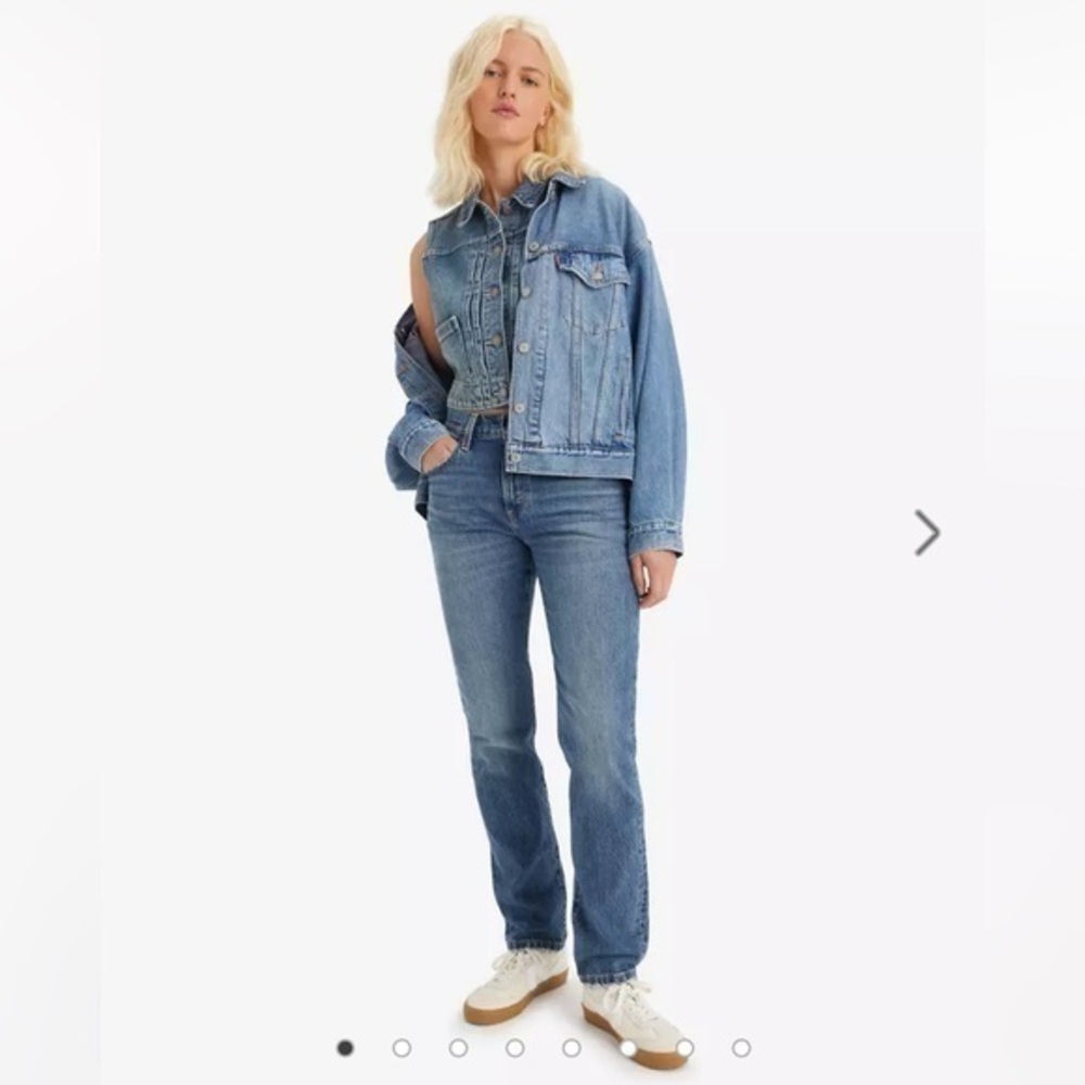 Levi’s 509 Button Fly Midrise Mid Light Wash Blue Cotton Jeans